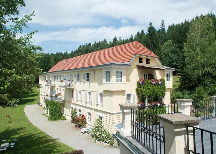 فندق Landsitz Pichlschloss 3*